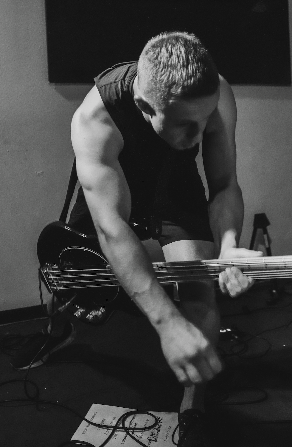 Artem — Bass, Moon Scorched live